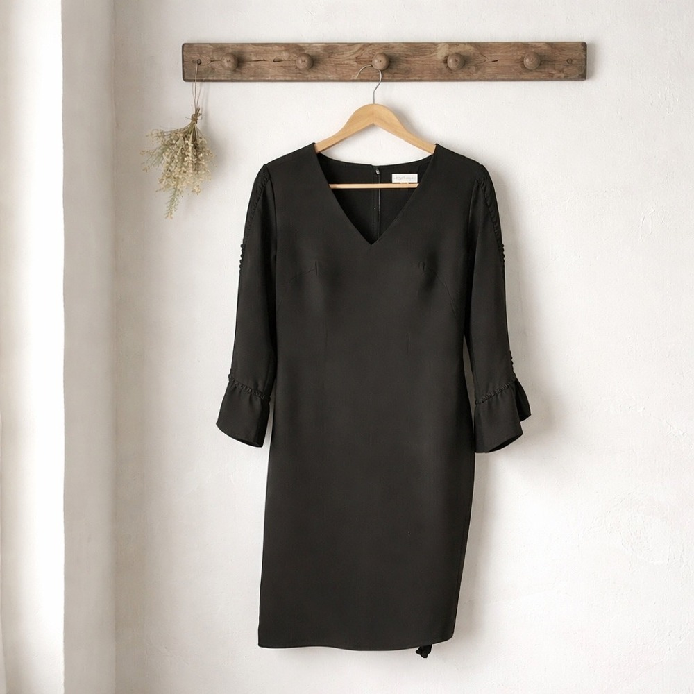 Calvin Klein‎ Sheath Dress Women 8 Black Excellent Ruffle Sleeve V-Neck LBD